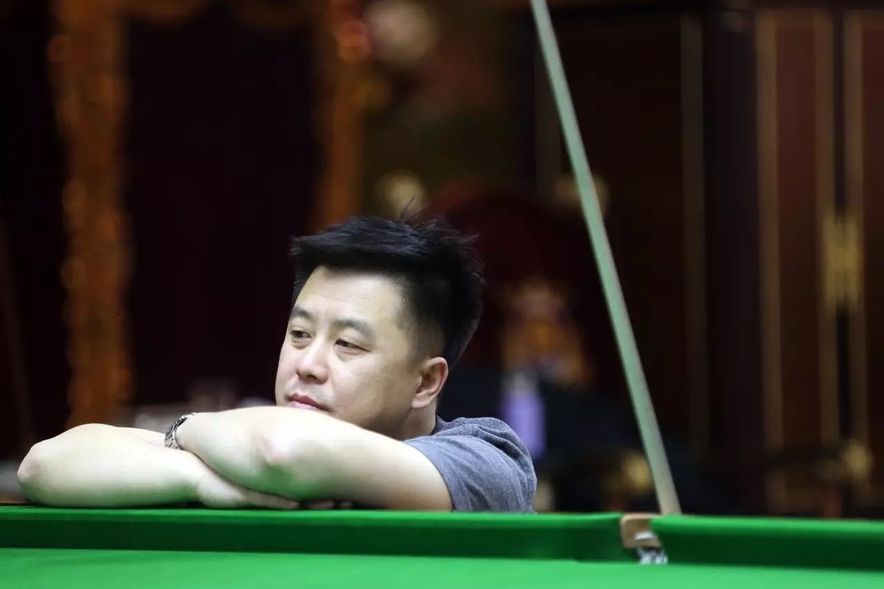 对职业球员 对职业球员