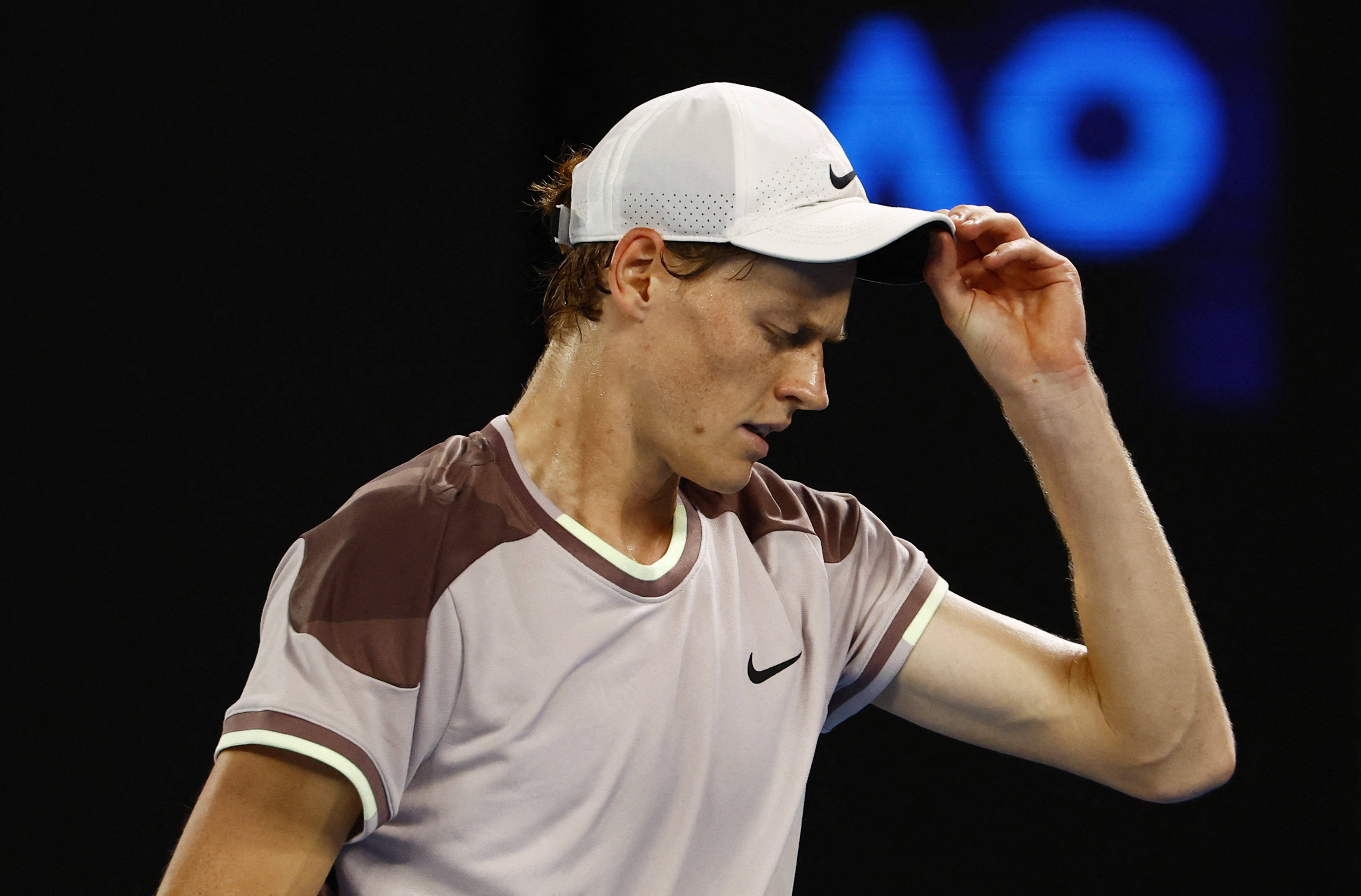 通过场外的 通过场外的