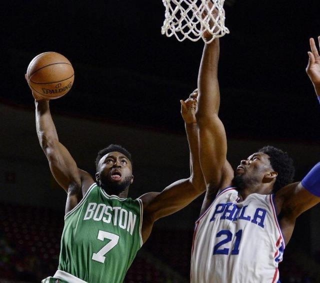 队在中场组 队在中场组