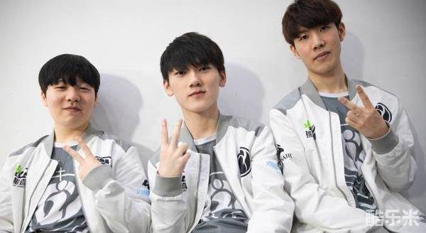 并完成反击 并完成反击