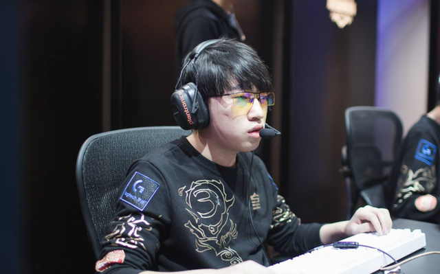 周雨的八战 周雨的八战